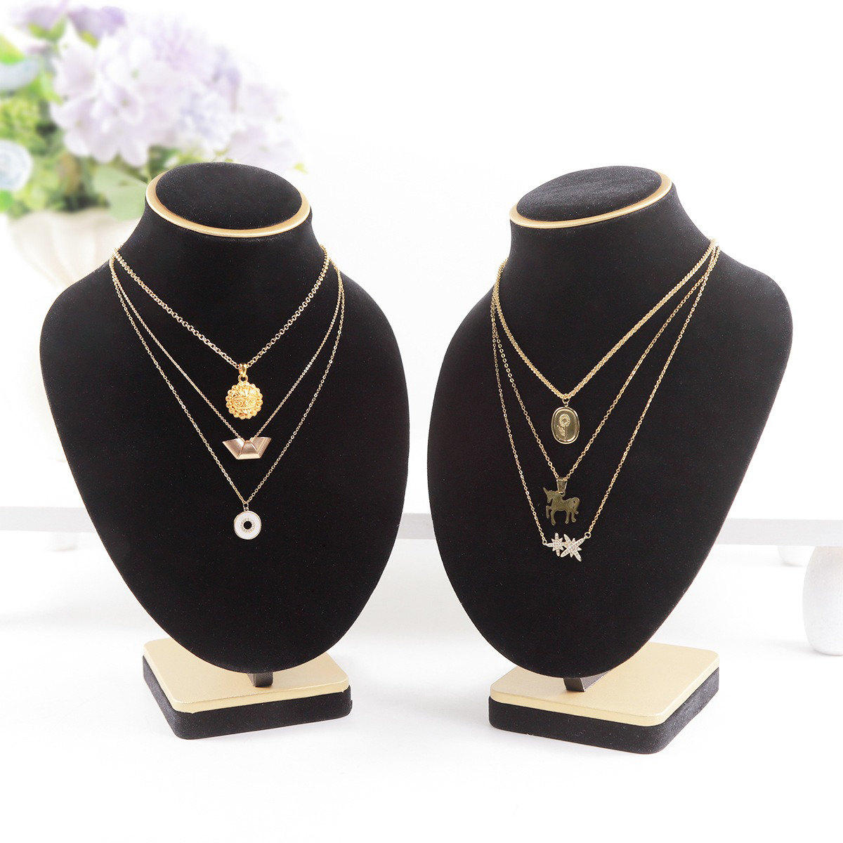 Body Black Velvet Jewelry Bust - Body Jewelry Stores 评论和价格