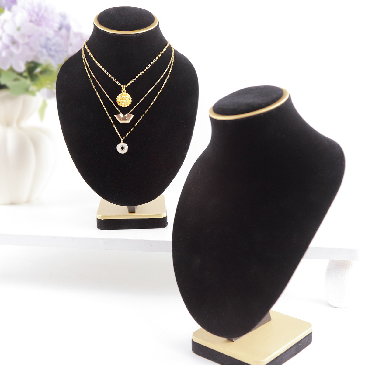Body Black Velvet Jewelry Bust - Body Jewelry Stores 评论和价格