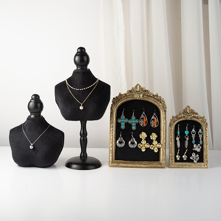 Black Velvet Bust Form Jewelry - Body Jewelry Stores 评论和价格